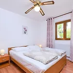 Apartments With A Parking Space Mali Losinj Apartment