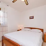 With A Parking Space شقة مالي لوشينغْ