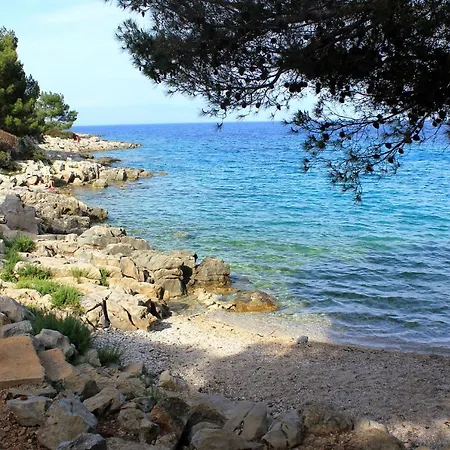 Apartman Apartments With A Parking Space Mali Losinj