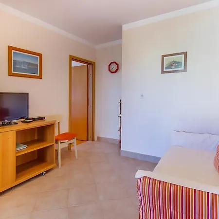 Apartments With A Parking Space Mali Losinj Apartman