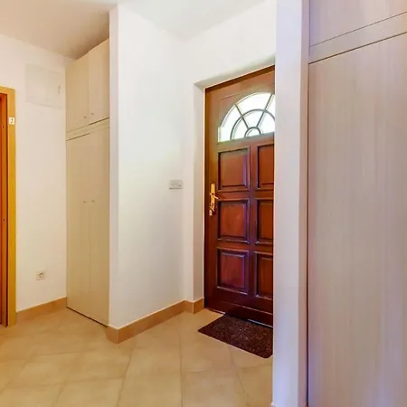 Apartments With A Parking Space Mali Losinj Mali Losinj