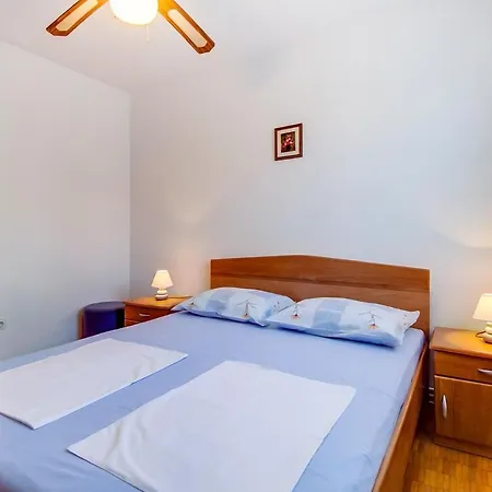 Apartments With A Parking Space Mali Losinj Apartman *