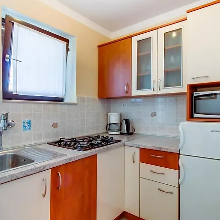 Apartments With A Parking Space Mali Losinj