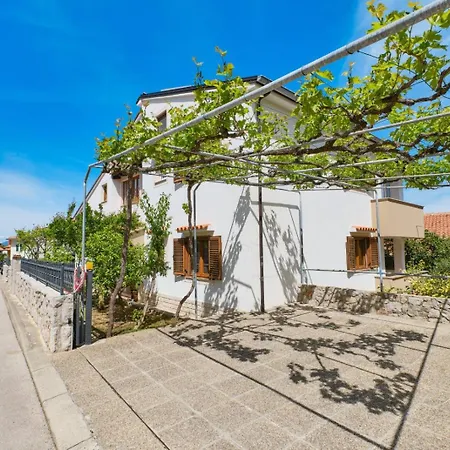 Apartments With A Parking Space Mali Losinj