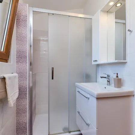 Apartments With A Parking Space Mali Losinj