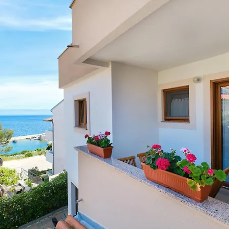 Apartman Apartments With A Parking Space Mali Losinj
