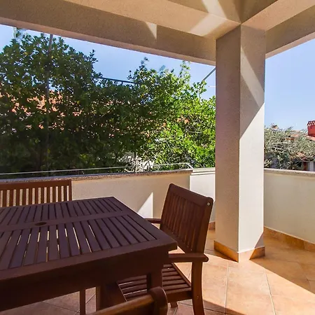 Apartments With A Parking Space Mali Losinj