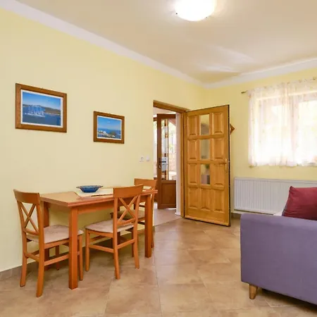 Apartments With A Parking Space Mali Losinj *