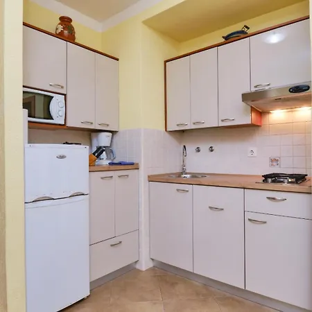 Apartments With A Parking Space Mali Losinj Mali Losinj